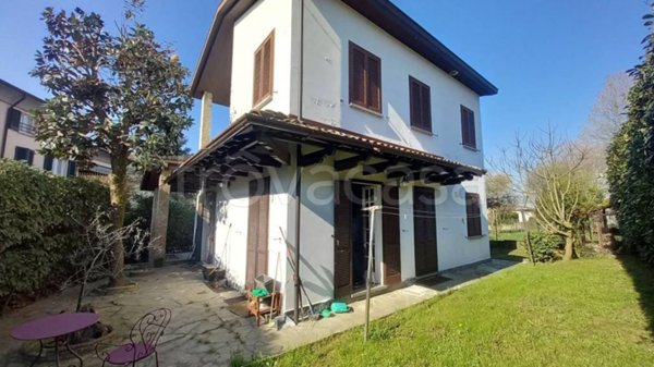 casa indipendente in vendita a Casteggio