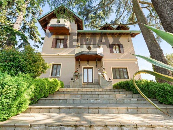 villa in vendita a Casteggio