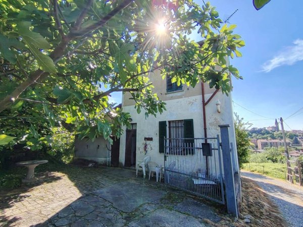 pentavano in vendita a Casteggio