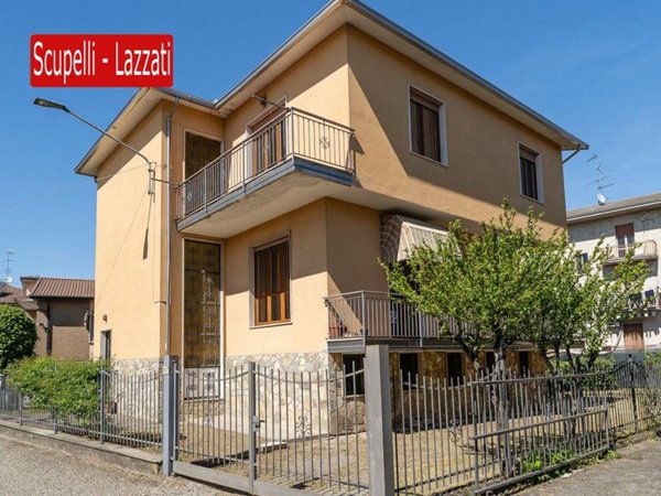 casa indipendente in vendita a Casteggio