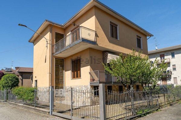 casa indipendente in vendita a Casteggio