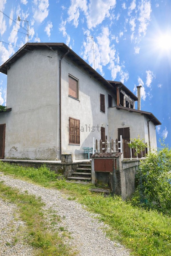 casa indipendente in vendita a Casteggio