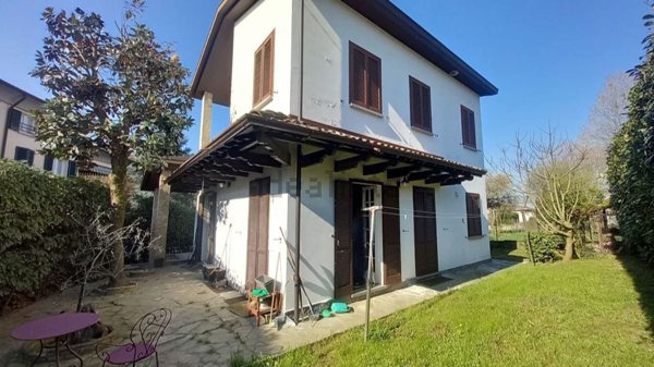 casa indipendente in vendita a Casteggio