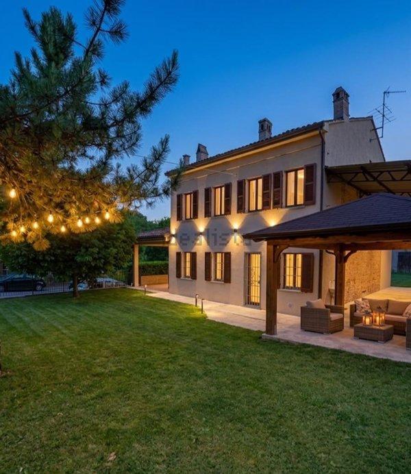 casa semindipendente in vendita a Casteggio