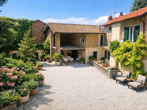 villa in vendita a Casteggio