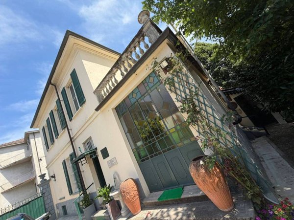 villa in vendita a Casteggio