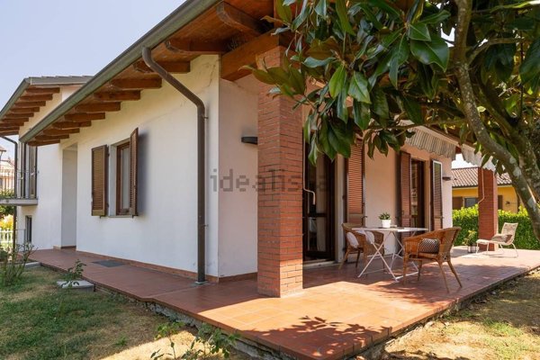 casa indipendente in vendita a Casteggio