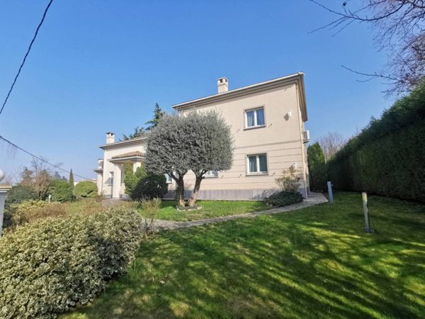casa indipendente in vendita a Casteggio
