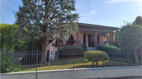 casa indipendente in vendita a Casteggio
