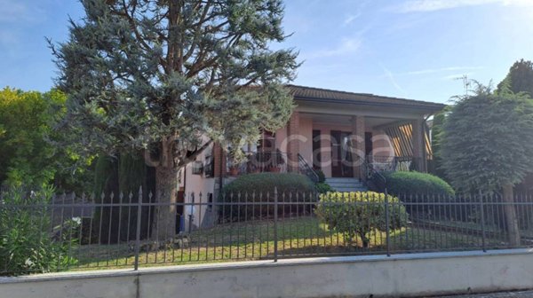 casa indipendente in vendita a Casteggio