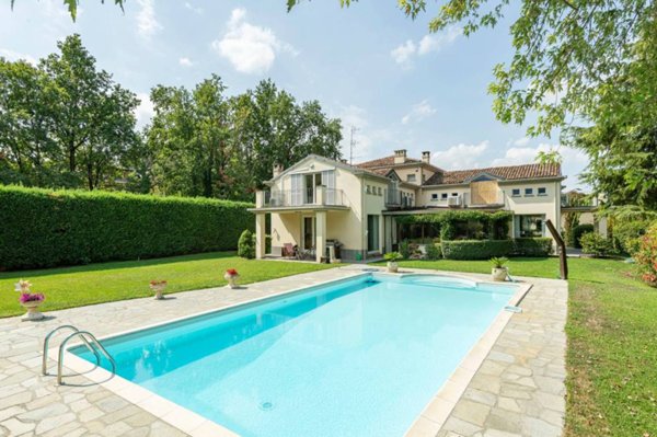 casa indipendente in vendita a Casteggio