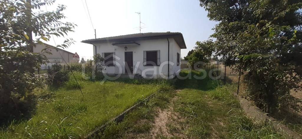 casa indipendente in vendita a Castelletto di Branduzzo in zona Valle Botta