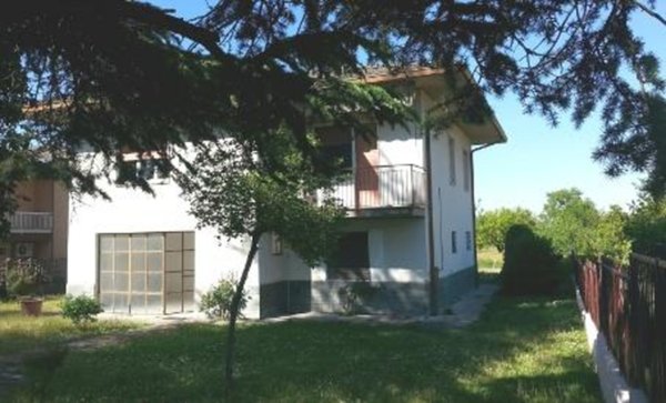 casa indipendente in vendita a Castelletto di Branduzzo