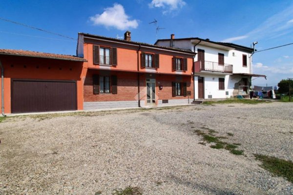 casa indipendente in vendita a Castelletto di Branduzzo in zona Branduzzo