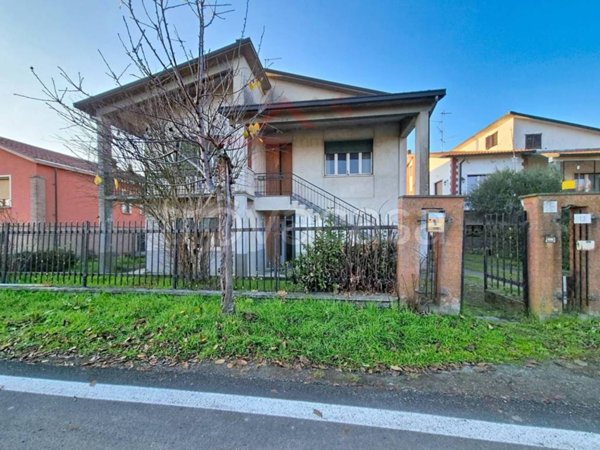 casa indipendente in vendita a Castelletto di Branduzzo in zona Branduzzo