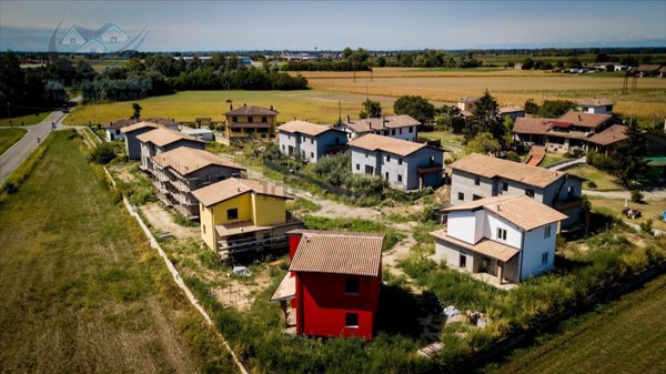 appartamento in vendita a Castelletto di Branduzzo in zona Valle Botta