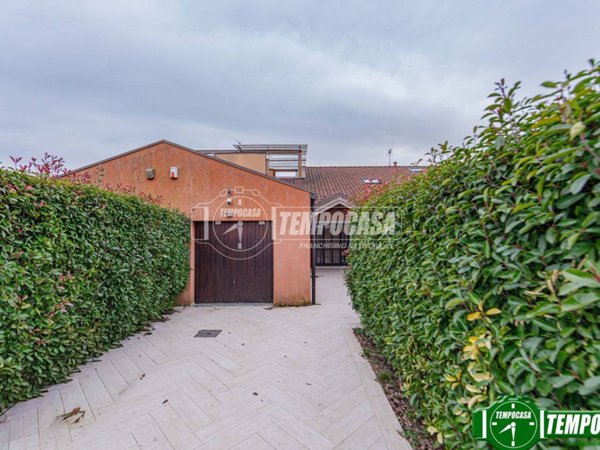 casa indipendente in vendita a Castelletto di Branduzzo