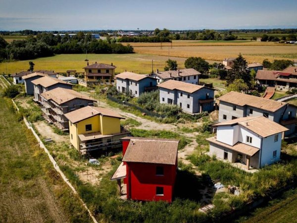 casa indipendente in vendita a Castelletto di Branduzzo in zona Branduzzo