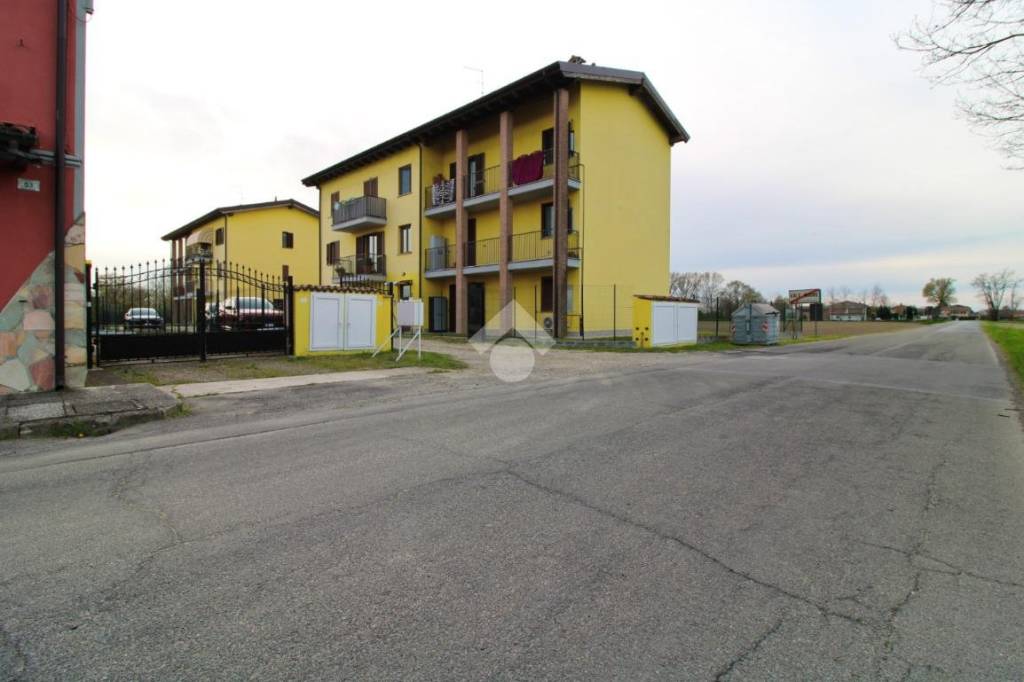 appartamento in vendita a Castelletto di Branduzzo in zona Branduzzo