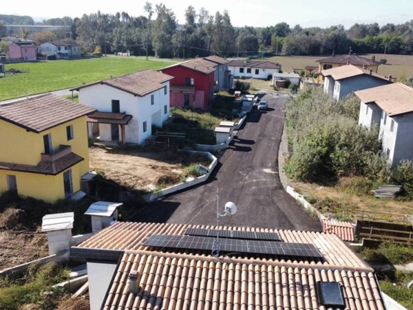 appartamento in vendita a Castelletto di Branduzzo in zona Valle Botta