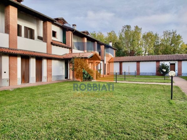 appartamento in vendita a Castelletto di Branduzzo in zona Valle Botta