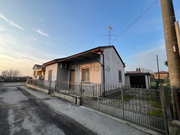 casa indipendente in vendita a Castelletto di Branduzzo in zona Castelletto Po