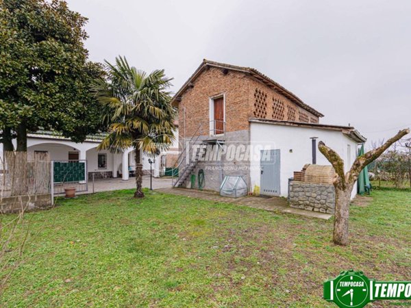 casa indipendente in vendita a Castelletto di Branduzzo in zona Valle Botta