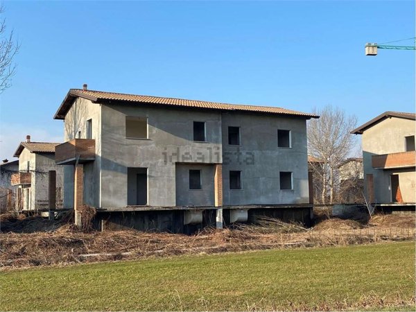 appartamento in vendita a Castelletto di Branduzzo in zona Branduzzo