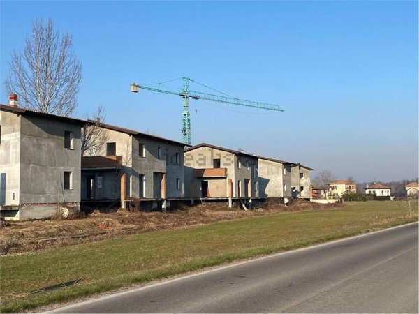 appartamento in vendita a Castelletto di Branduzzo in zona Branduzzo