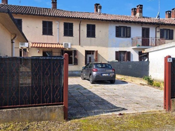 casa indipendente in vendita a Castello d'Agogna