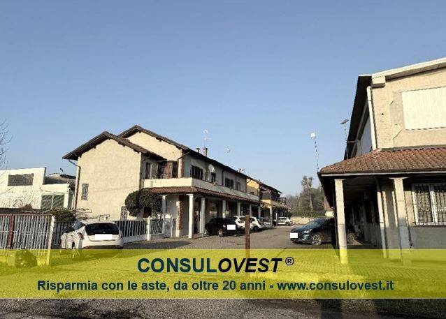 casa indipendente in vendita a Castello d'Agogna