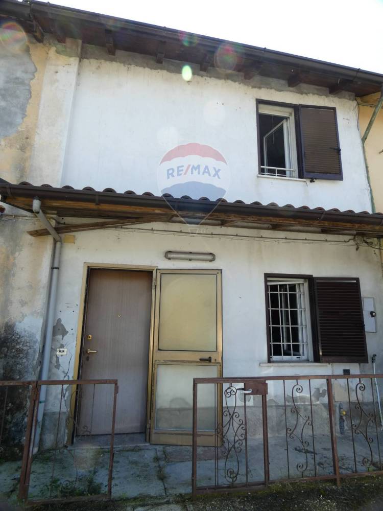 casa indipendente in vendita a Castello d'Agogna