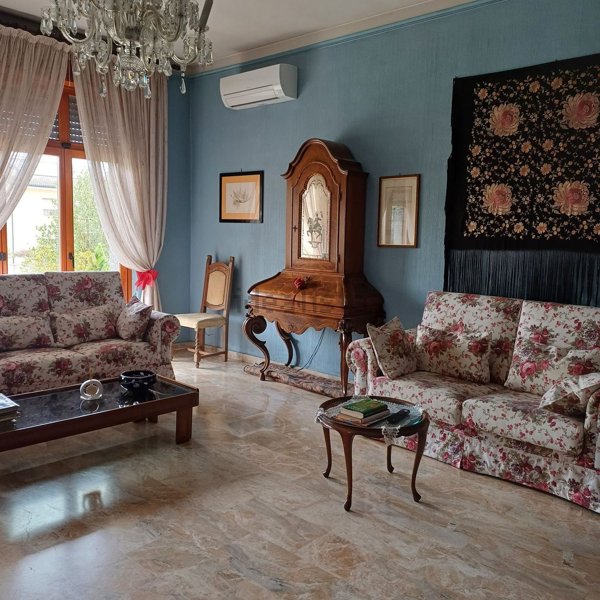 casa indipendente in vendita a Castello d'Agogna