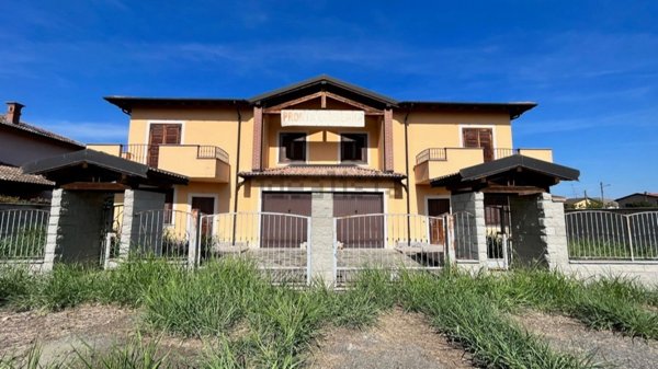 casa indipendente in vendita a Castello d'Agogna