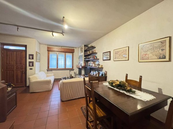 casa indipendente in vendita a Castello d'Agogna