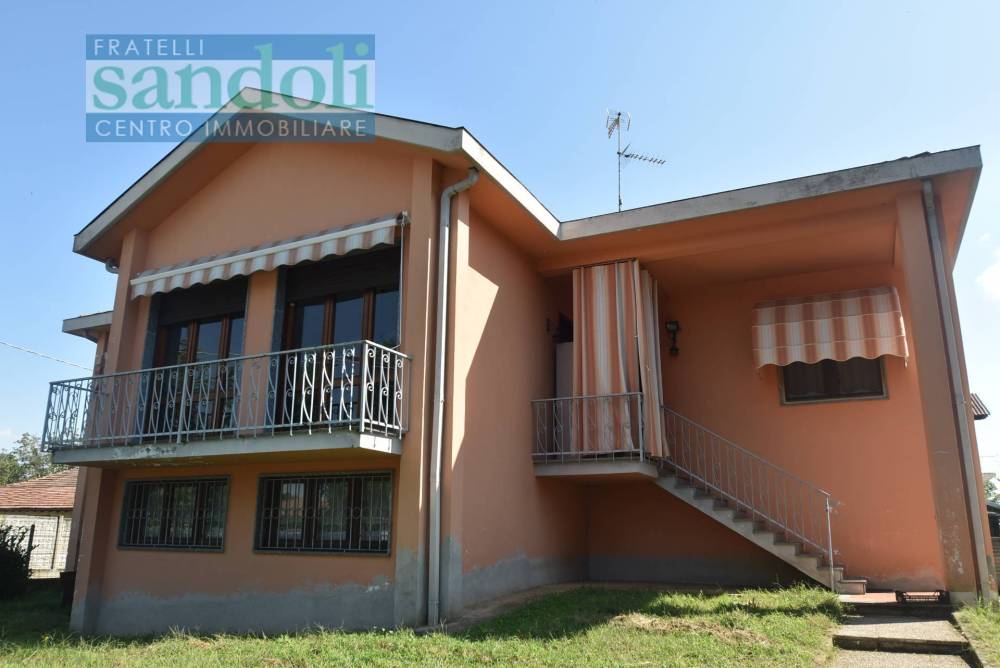 casa indipendente in vendita a Castello d'Agogna