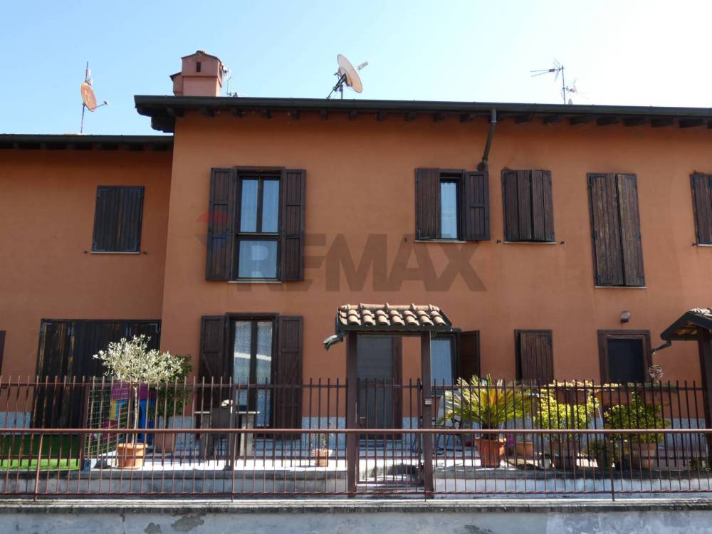 casa indipendente in vendita a Castello d'Agogna