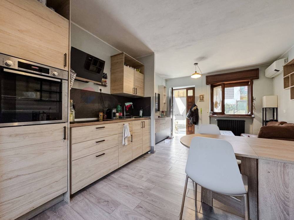 casa indipendente in vendita a Castello d'Agogna