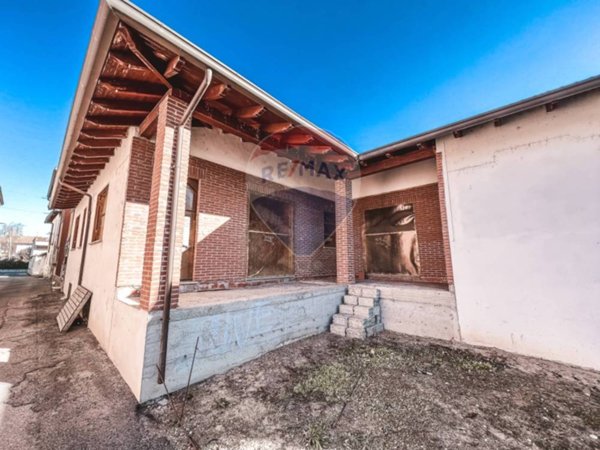 casa indipendente in vendita a Castello d'Agogna