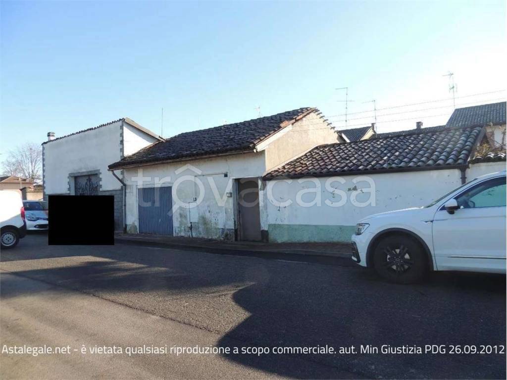 casa indipendente in vendita a Castelnovetto