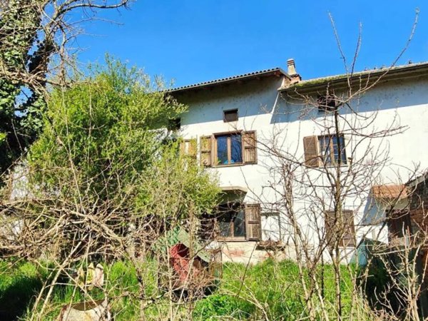 casa indipendente in vendita a Castelnovetto