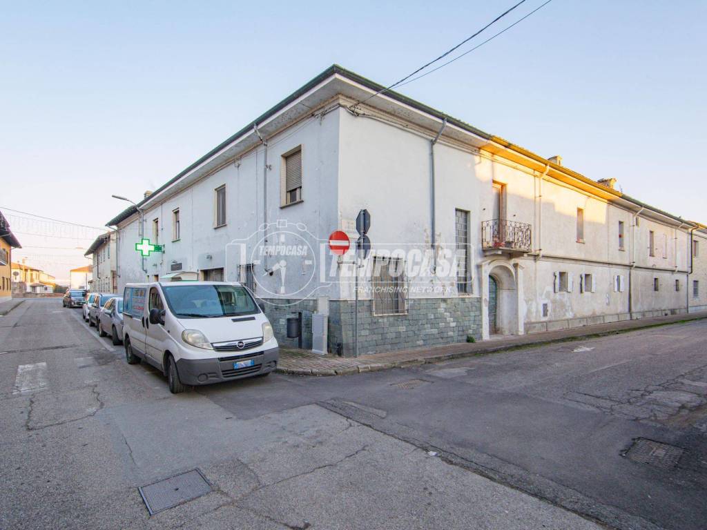 casa indipendente in vendita a Castelnovetto