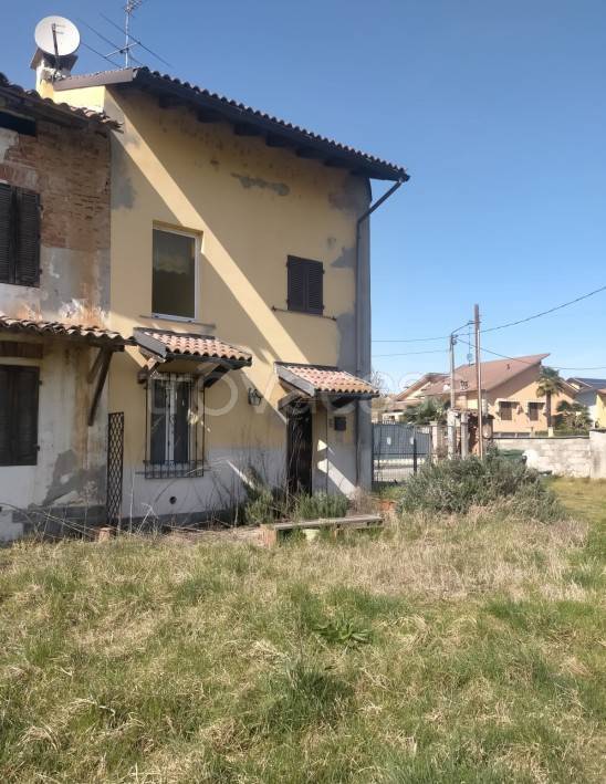 casa indipendente in vendita a Castelnovetto