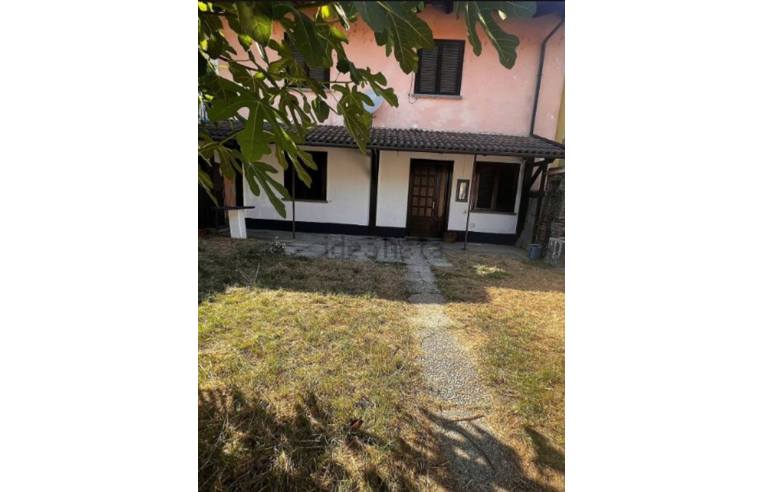 casa indipendente in vendita a Castelnovetto