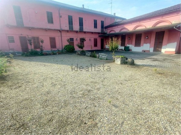 casa indipendente in vendita a Castelnovetto