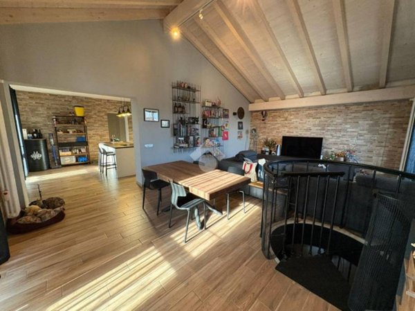 casa indipendente in vendita a Castelnovetto