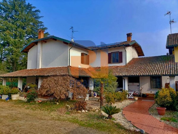casa indipendente in vendita a Cava Manara