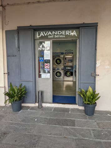 negozio in vendita a Cava Manara
