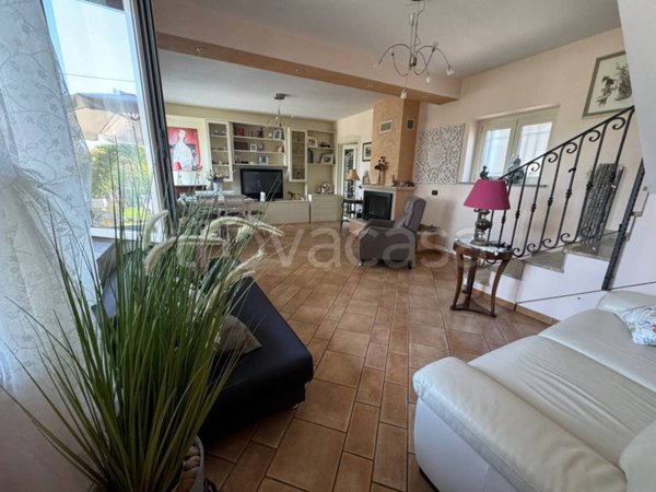 casa indipendente in vendita a Cava Manara