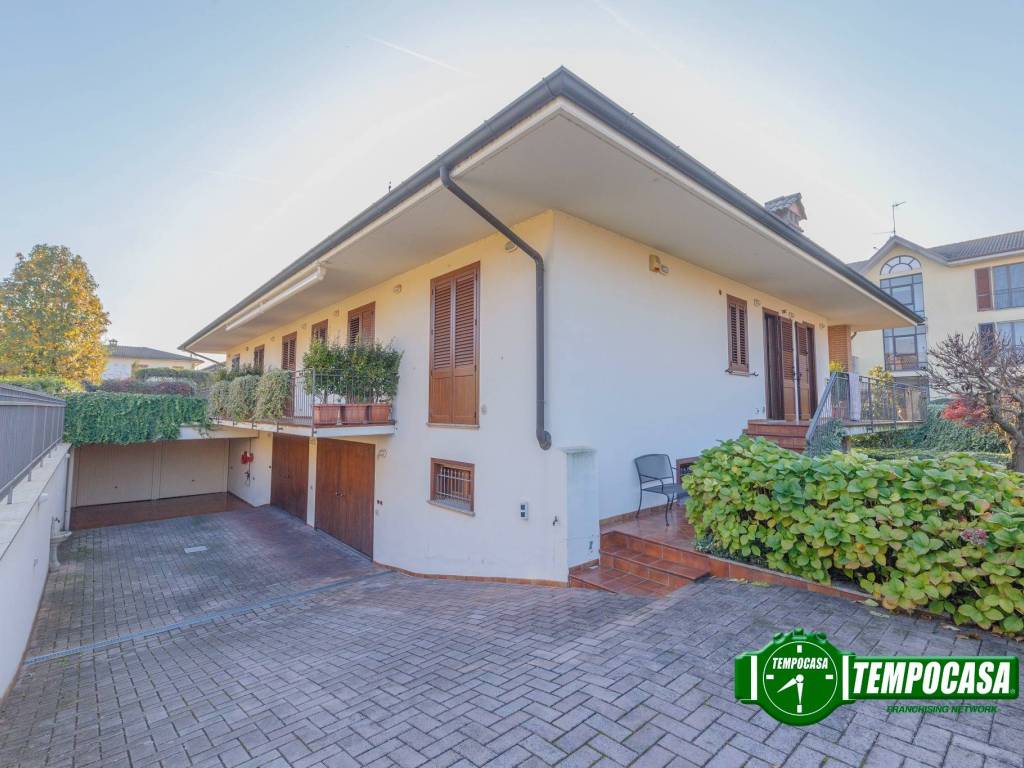 casa indipendente in vendita a Cava Manara